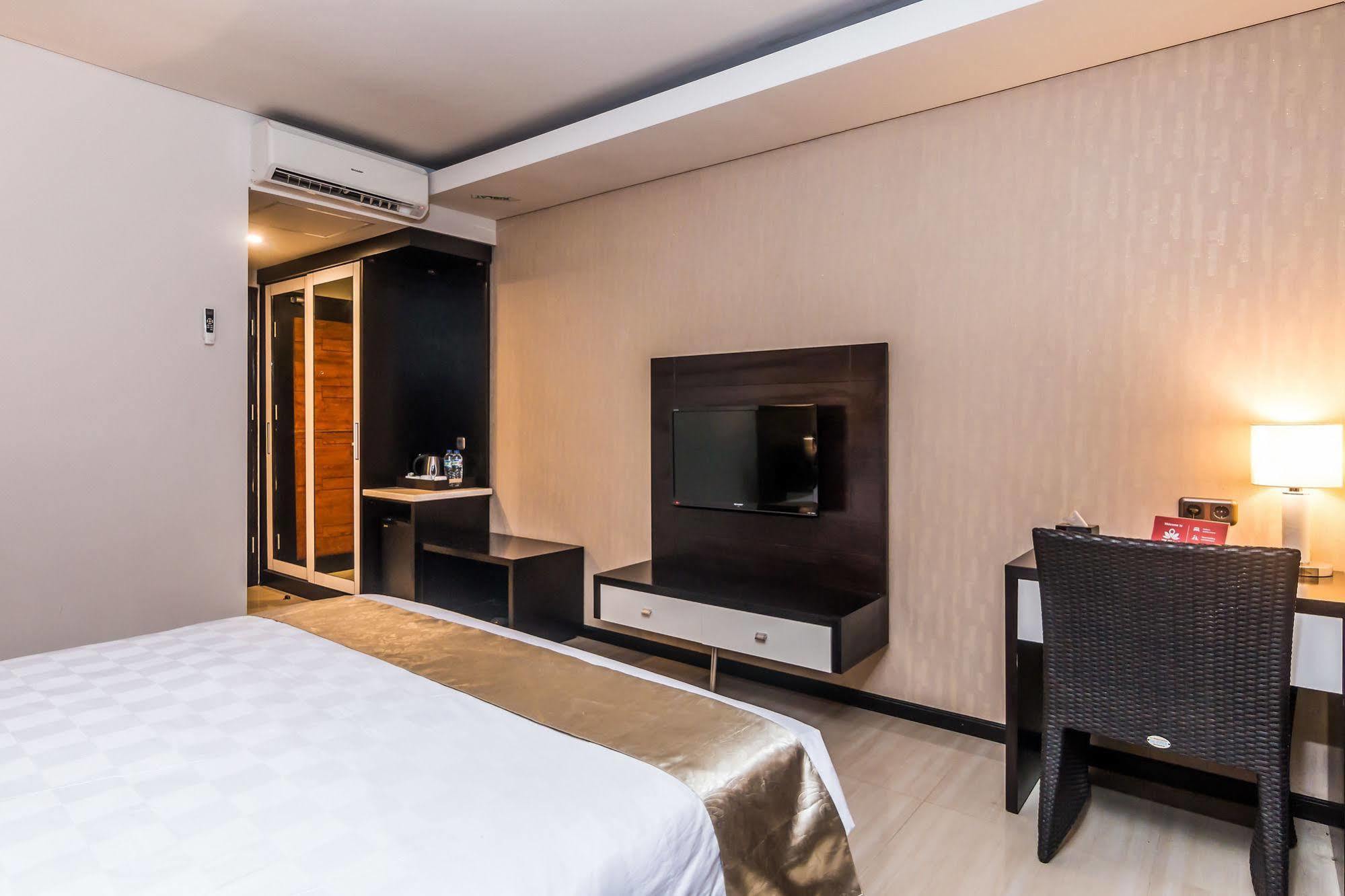 Zen Rooms Denpasar Marlboro Екстер'єр фото