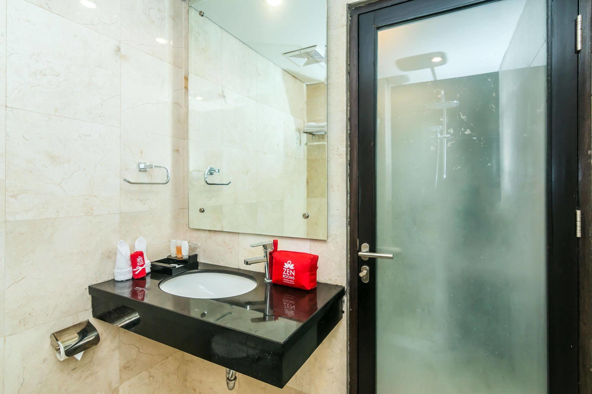Zen Rooms Denpasar Marlboro Екстер'єр фото